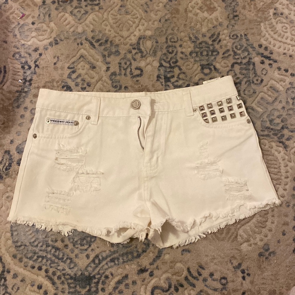 White denim jeans